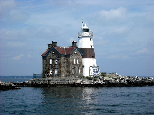 Explore Execution Rocks Lighthouse on an Untapped Cities and NY Adventure Club Tour